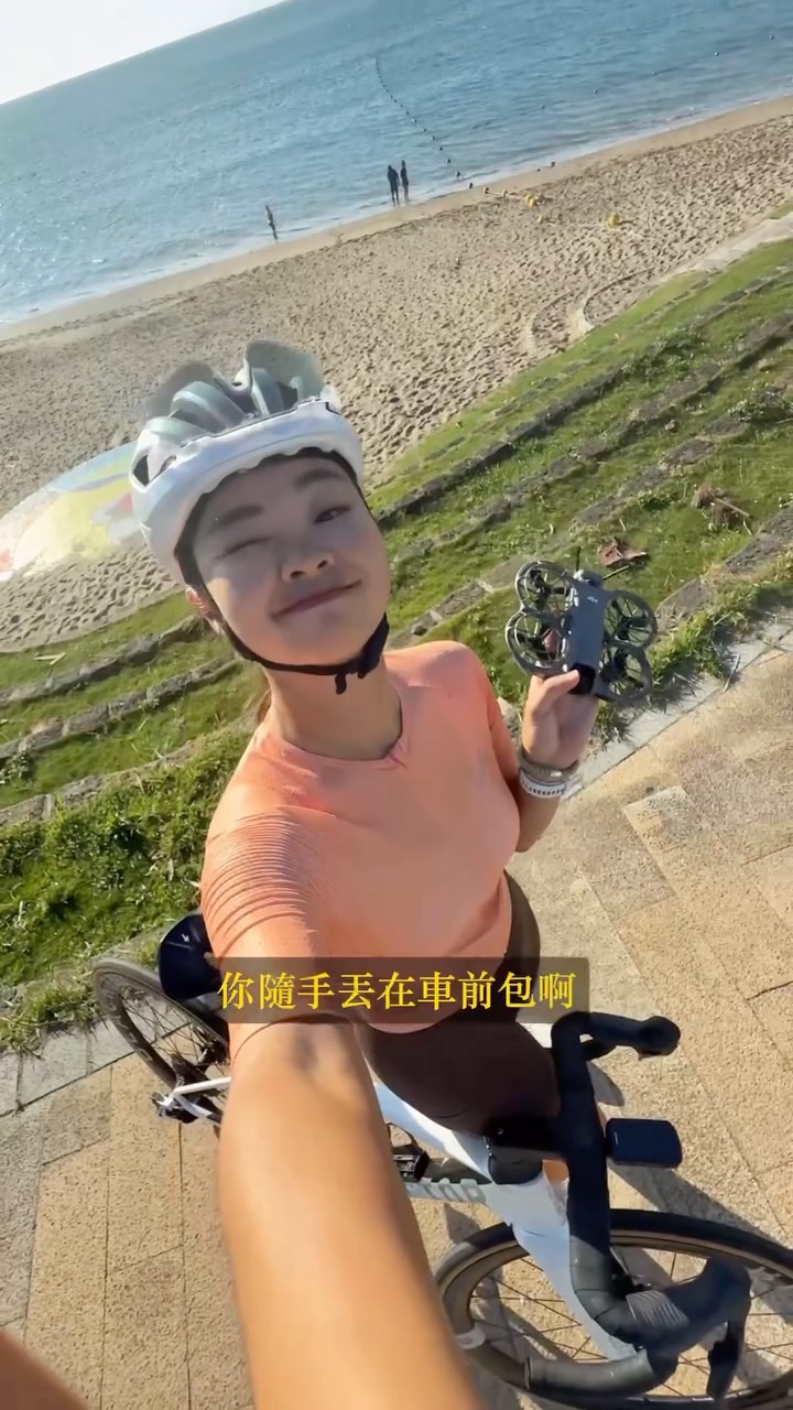 萬元有找的空拍機,可以做到這麼多?🛸
這次帶 DJI NEO 2 騎車實測,
掌上起飛、手勢操控、智能跟隨,
連希區柯克變焦、智能自拍都可以一鍵完成!
#DJI #DJINeo2 #Neo2 #單車 #Cycling
@dji.taiwan 縮圖