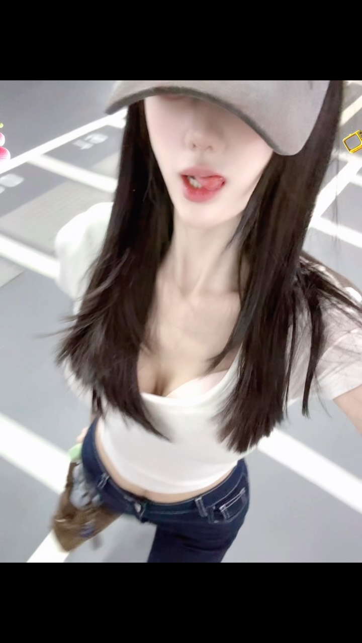 跟我對視的時候
你的心也在對我說歡迎光臨嗎？

盛夏就是要當辣妹不然要幹嘛

#meme #taipei #fyp #台北 #美女 縮圖