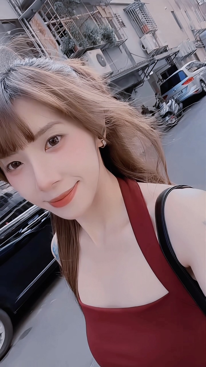 生活的光,從來都不是驚天動地的燦爛
是藏在細碎的日常裡
是吹過晚風的溫柔
是吃飽睡好的安穩
是不放棄的自己,是慢慢變好的底氣。
.
9月,是真相慢慢浮出水面的月份
把好運跟所有愛都還給真誠的人
時間雖然什麼都沒承諾
但把該給你的答案一字不漏的奉上了。 縮圖