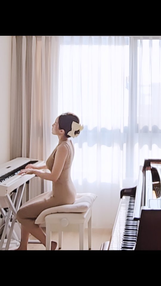 🎶A little music, a little sunlight. ☀️✨️
#Piano #PianoMusic #PianoReels #QuietMoments #MusicInMyLife 縮圖