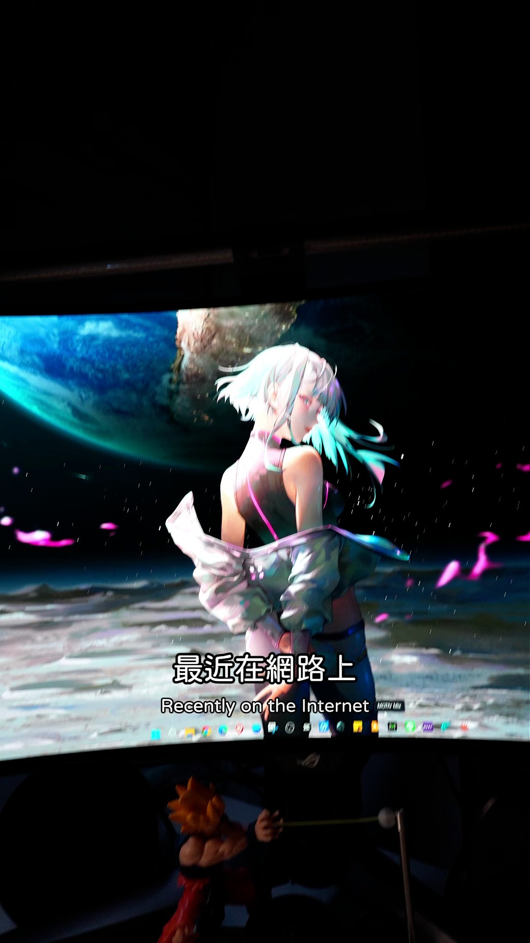 這款 RPG 最狠的地方,
是你想打怪,真的得先趴下去。
《Pushup RPG》會直接用手機鏡頭辨識你的動作,
做一次伏地挺身,角色就攻擊一次。
想打 Boss、升級、刷裝備,
不是坐在椅子上狂按,
是真的要靠自己做。
而且它現在不只伏地挺身,
還支援深蹲、仰臥起坐跟棒式,
甚至還有 Guild 公會系統,
可以跟其他玩家一起累積運動量、打每週公會 Boss。
簡單講,
別人的 RPG 是角色在練等,
這款是你本人一起練。
遊戲本體可以免費玩,
但玩到後面最先見底的,
可能不是體力條。
是你的體力。
#PushupRPG #健身遊戲 #手機遊戲 #RPG遊戲 #伏地挺身 #深蹲 #FitnessGame #遊戲推薦 #手遊推薦 縮圖