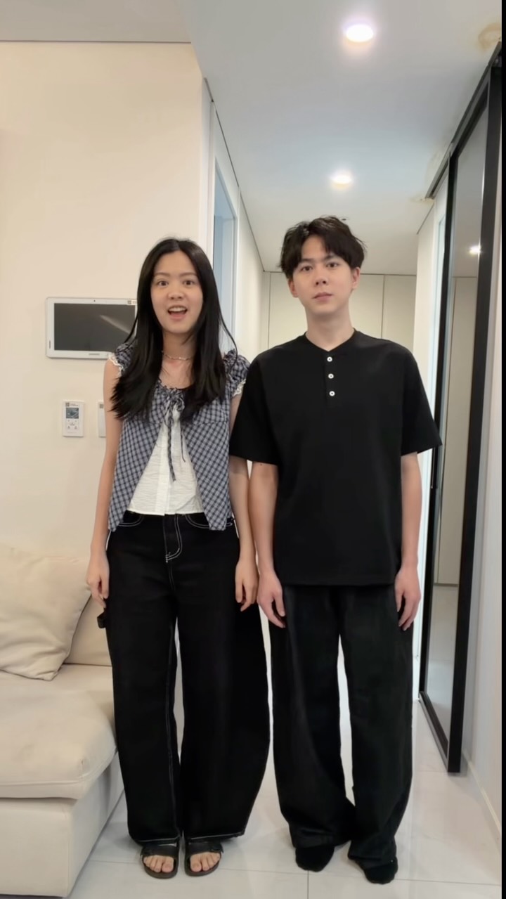 韓國隆鼻之旅不專業轉場🤣🤣

👩🏻穿搭 @puzzlestore_18 
👦🏻穿搭 @jks_shop 縮圖
