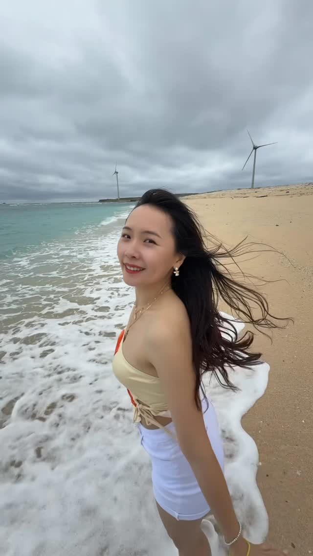 突然想考驗大家,猜得出來這是哪個海灘嗎🏖️☀️
哈哈(真的有人能猜出來嗎😂)
雖然天氣陰陰的,但也超級美!!
好久不見~~唷呼~~~
最近心累閒置了很久
但感覺我又開始充滿能量了☺️🥰
#taiwan #beach #teacher 縮圖