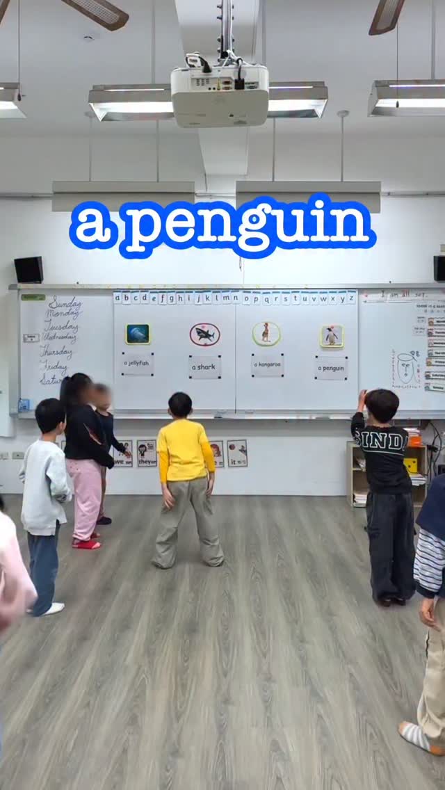 ⚠️Watch out!!
自帶音效的ㄧ班😂
遊戲規則:
不要踩到老師唸的單字☀️
#遊戲 #英語 #english #teacher #games 縮圖
