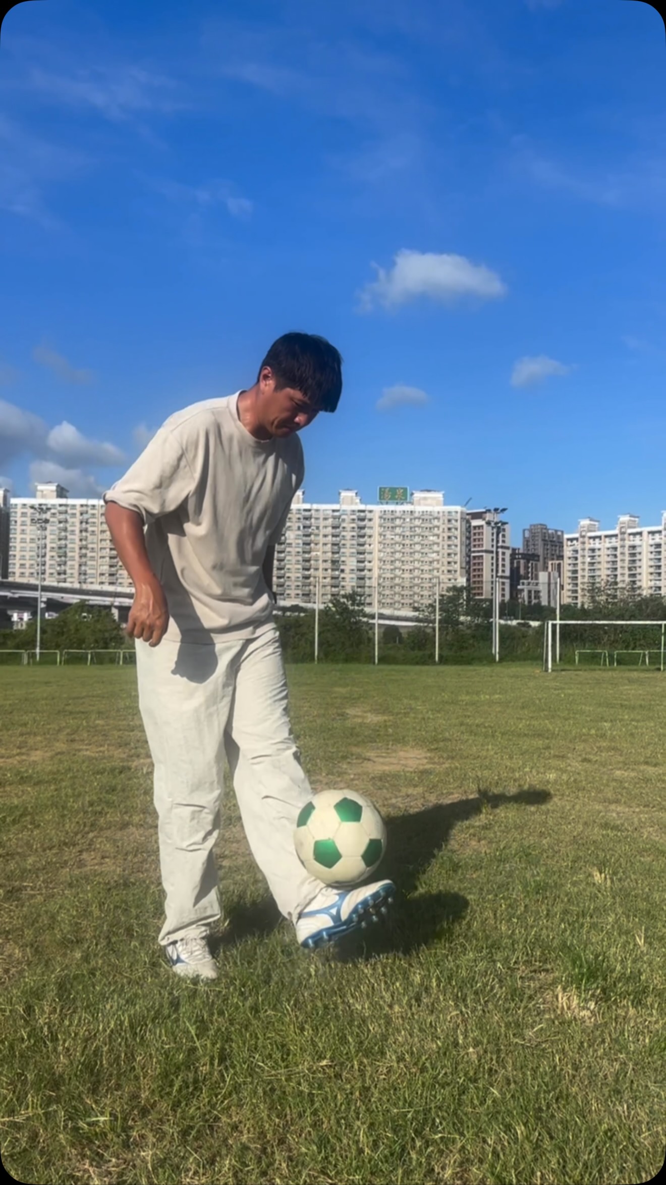如果想練更進階挑球的球員⚽️
可以搭配音樂挑戰唷。
·
·
·
·
·
#阿樺教練
#台灣足球
#足球員
#足球分享
#football 縮圖