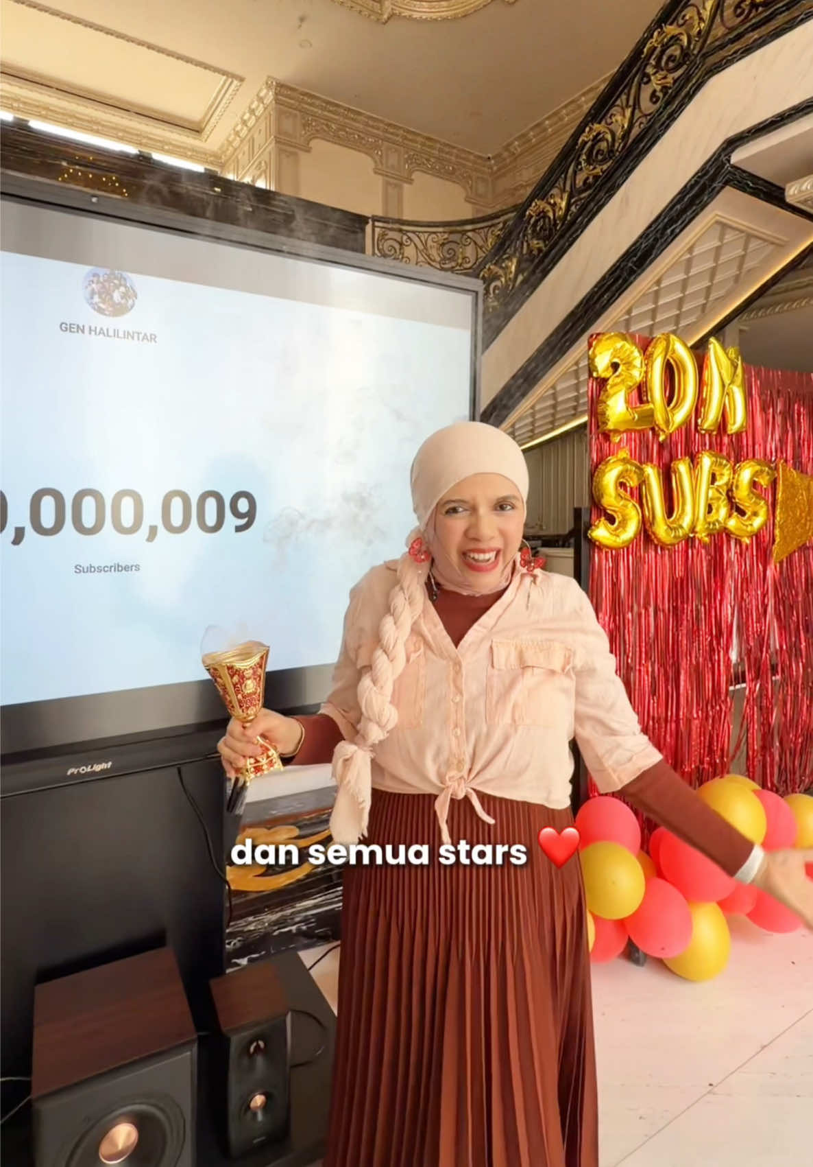 Thank you, Stars, from all over the world! Together, we’ve surpassed 20 MILLION Subscribers.⭐️❤️⚡️ Every subscribe, every view, every comment, every prayer, and every kind word means so much to us. This milestone belongs to all of us. Semoga channel @genhalilintar  ini bisa terus menjadi tempat untuk berbagi berbagai kebaikan, inspirasi, ilmu, dan semangat untuk kita semua ❤️🤲🏻🤲🏻🤲🏻 #GodFirst #stayconnectedtogod 縮圖