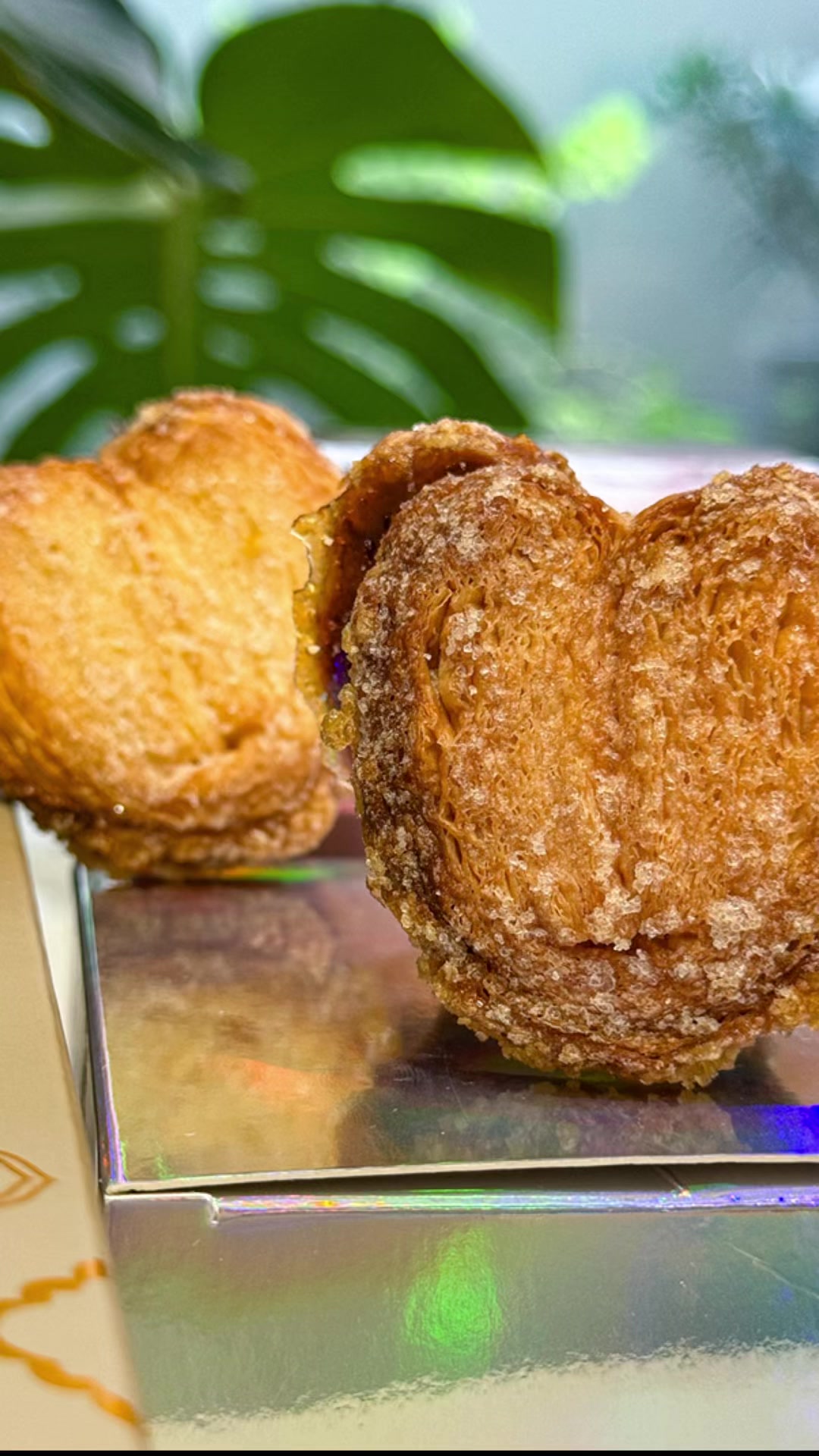 台南一年只賣一次 🇫🇷超強蝴蝶酥開賣 入口會ㄎㄠ/ㄎㄠ/ㄎㄠ/超級好吃 今年只做中秋禮盒500盒 🌕🏆冠軍主廚操刀  主廚曾於國際甜點比賽獲得台灣區冠軍 曾任職法國 Pierre Hermé，法式手藝很有水準 El.Olor法式甜點 文成門市 電話 : 062519930 時間：11:30～19:00（週三、四公休日） 台南市北區文成二路93號 縮圖