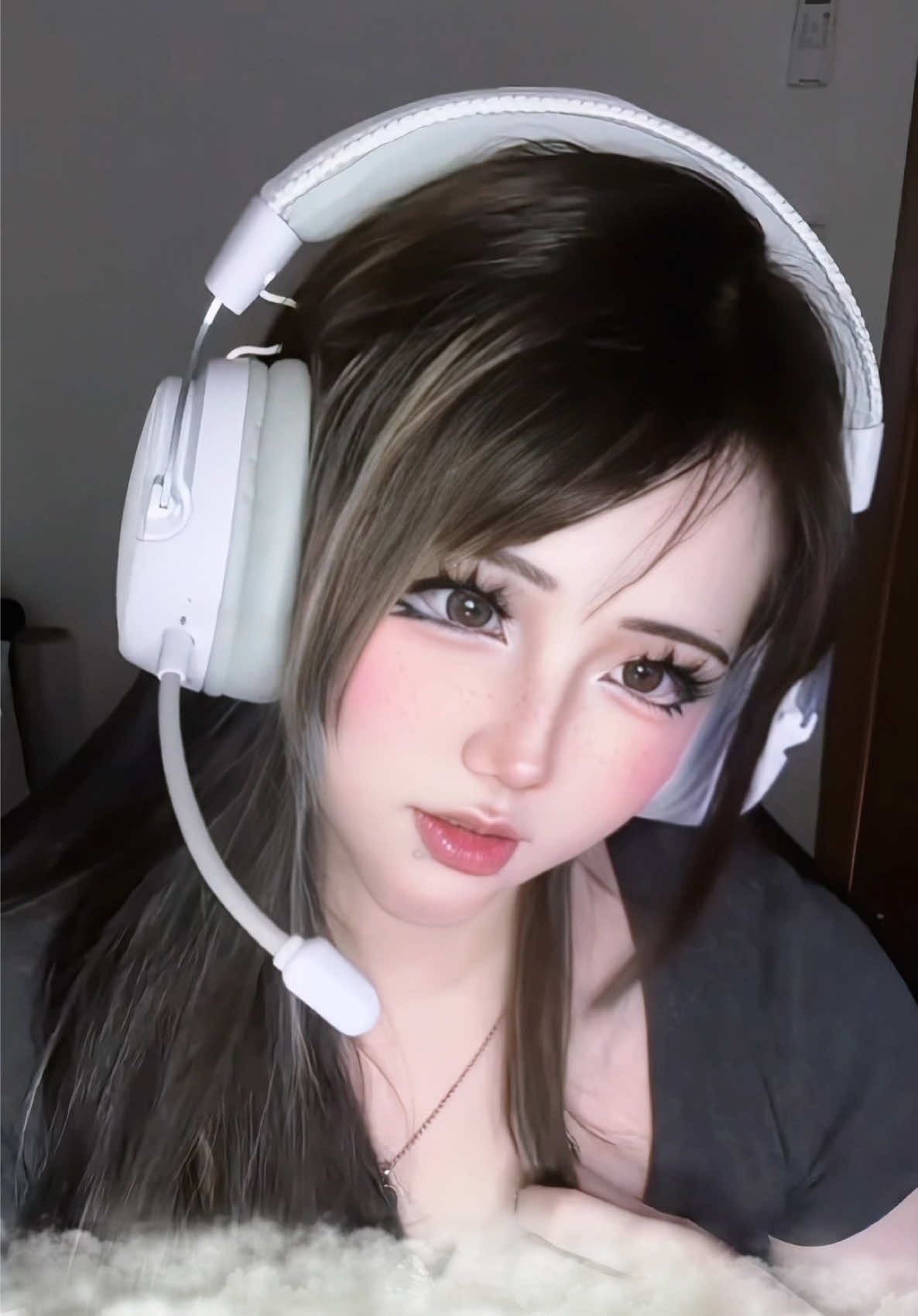 UWU #蔻里 #egirl #makeup #egirlmakeup #歐美妝 縮圖