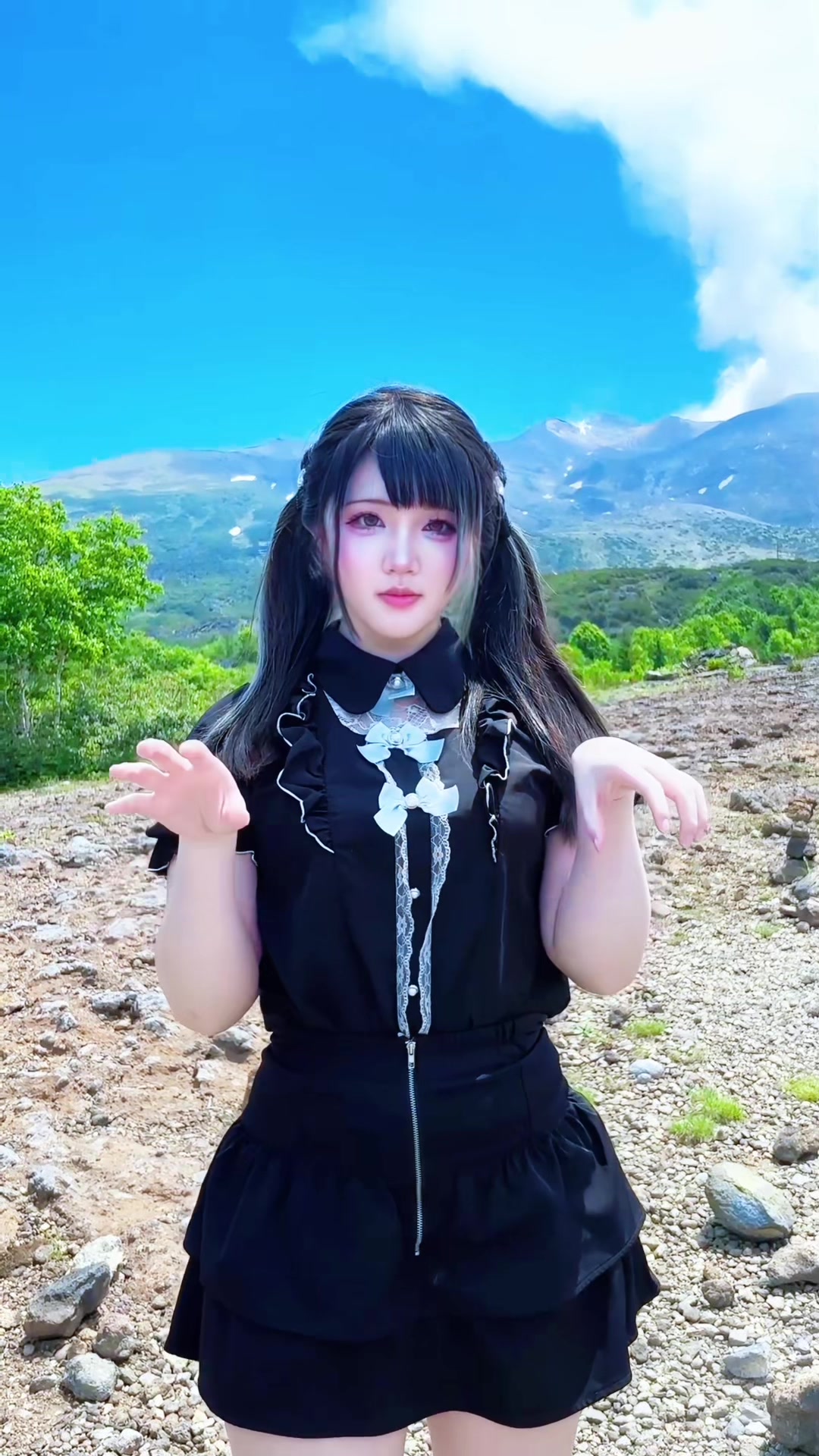 皮卡皮卡 #蔻里 #變裝 #十勝岳望岳台 #地雷系 #日系 縮圖