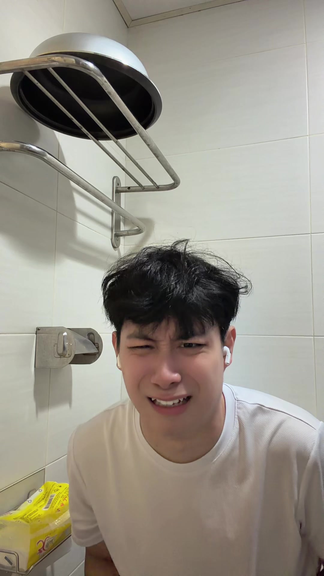 大便也要嘟一下… 縮圖