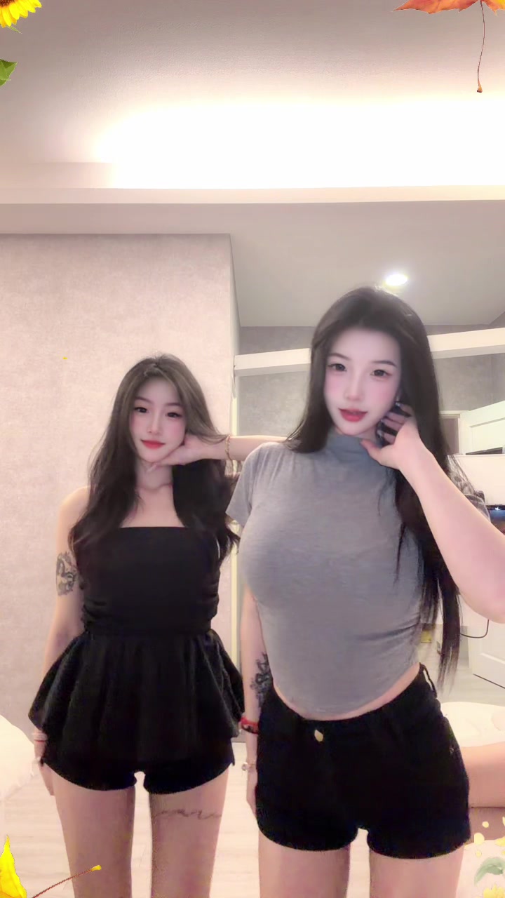 今天不是交作業來玩二選一😍🫵🏻#04 #推薦 @NNNNi 縮圖