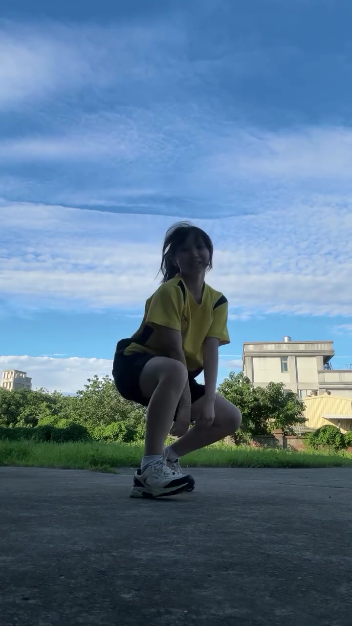 趁好天氣來跳一下😍😆 #台灣人#趣味#熱門推薦#舞蹈#fyp 縮圖