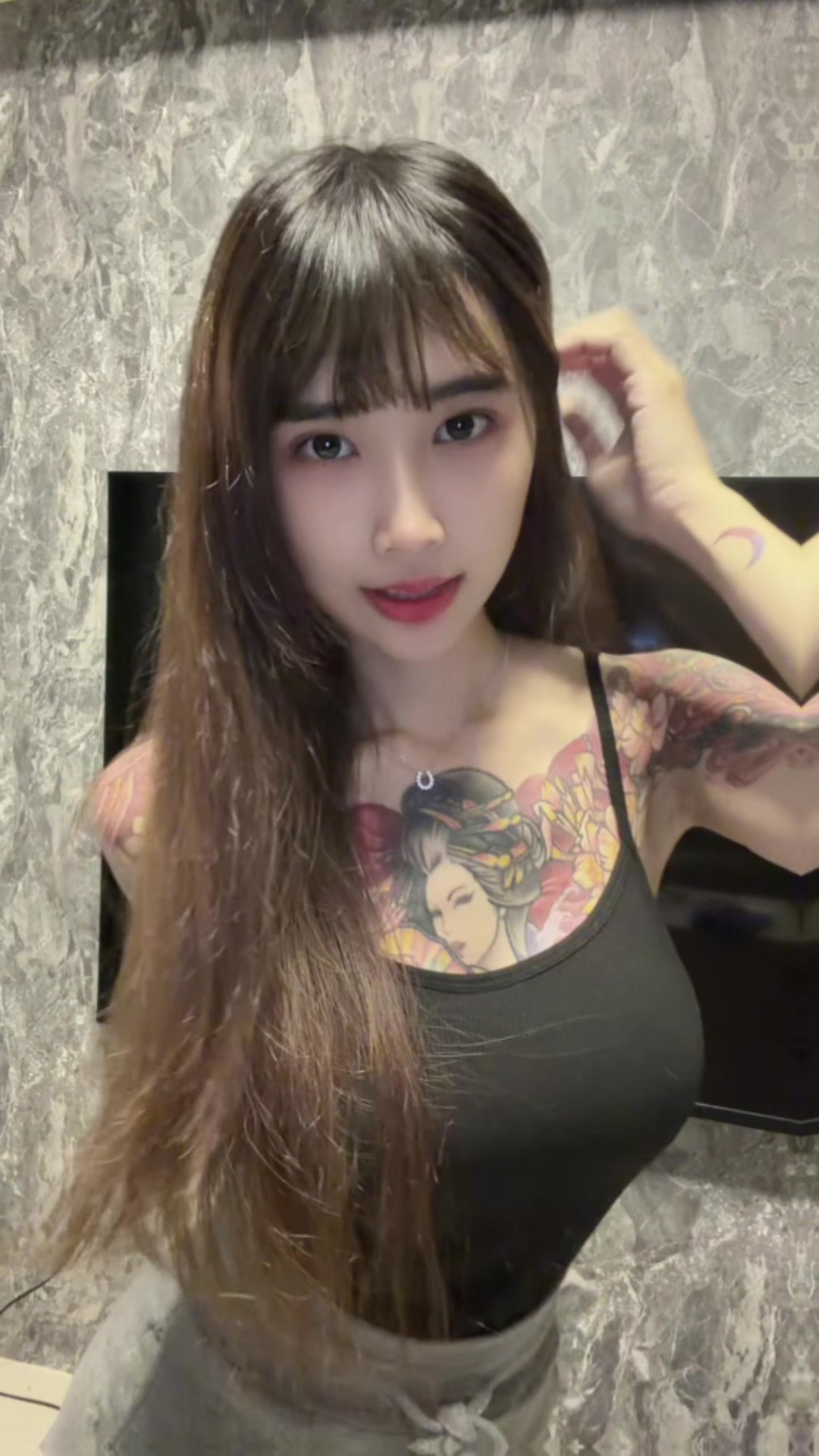 跳到一半手卡住== 縮圖