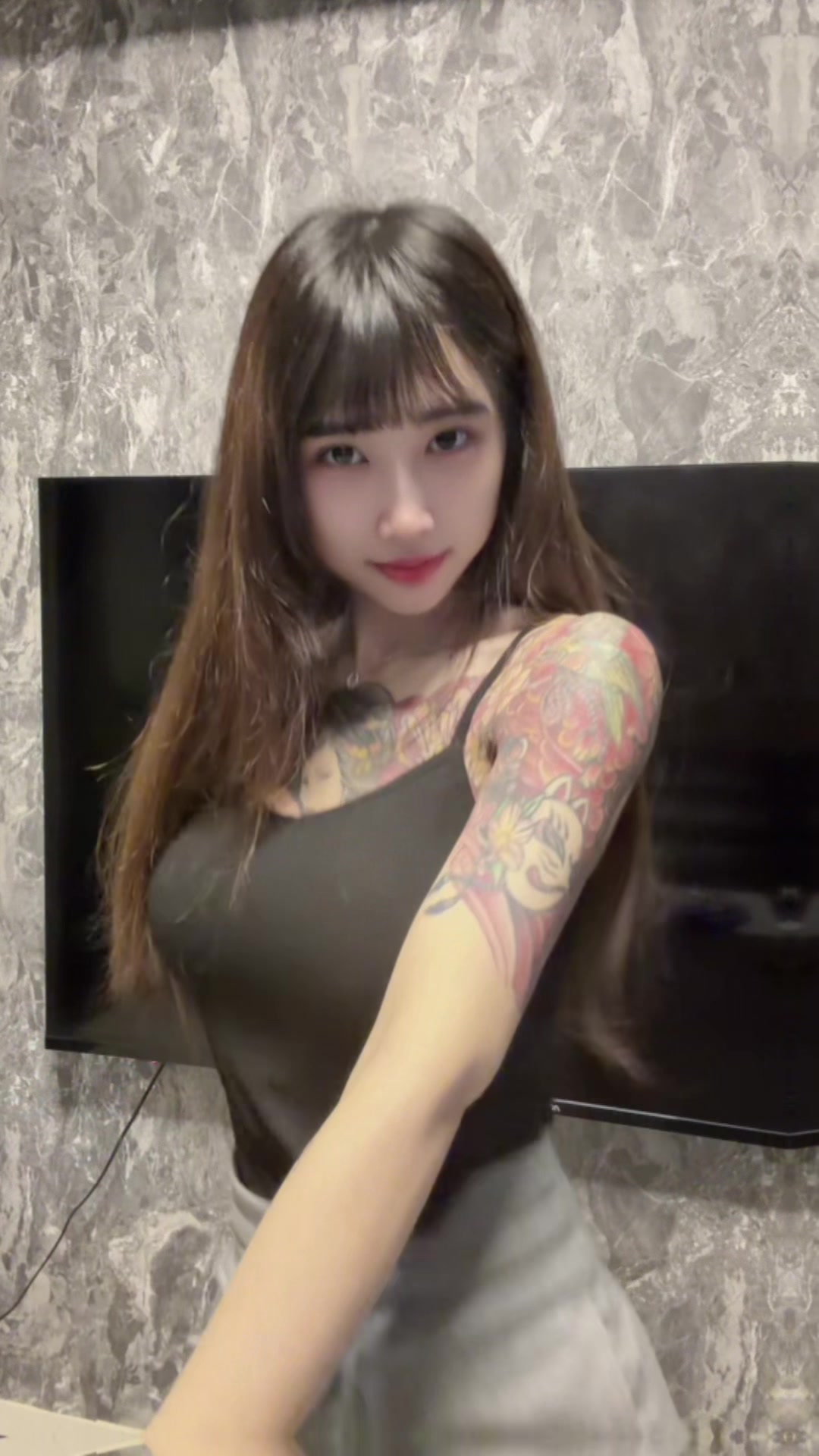 中間等音樂的時候很尷尬欸哈哈哈哈 縮圖