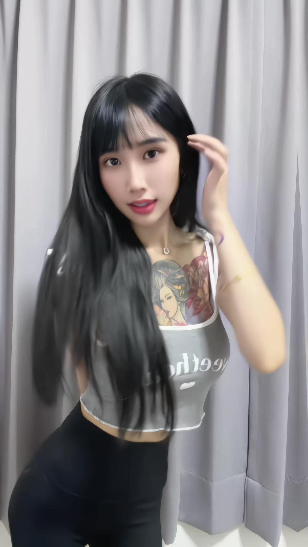 現在誰還在跳02搖啊= = 縮圖