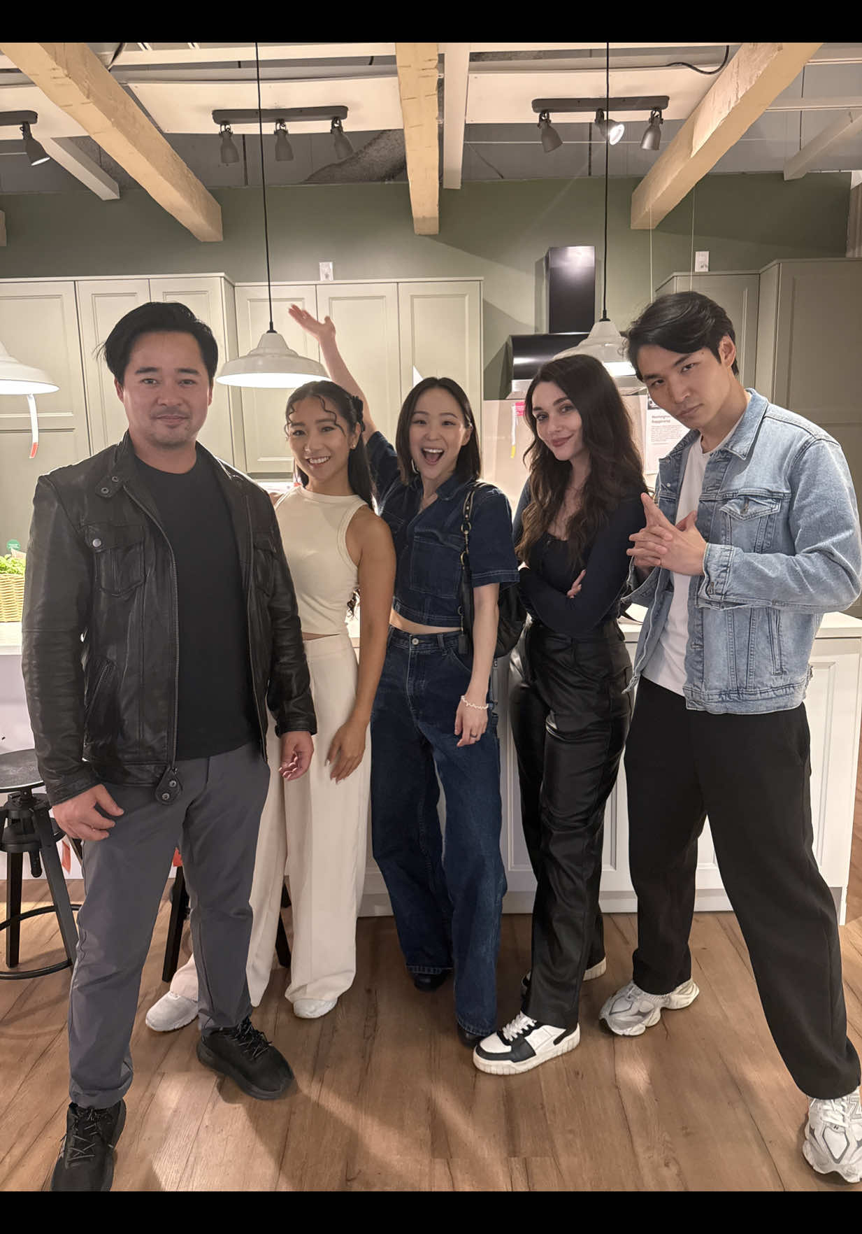 IKEA Widths: Episode 7 - the IKEA bunch @Johnny La @MikeBowShow @Michelle Park 縮圖