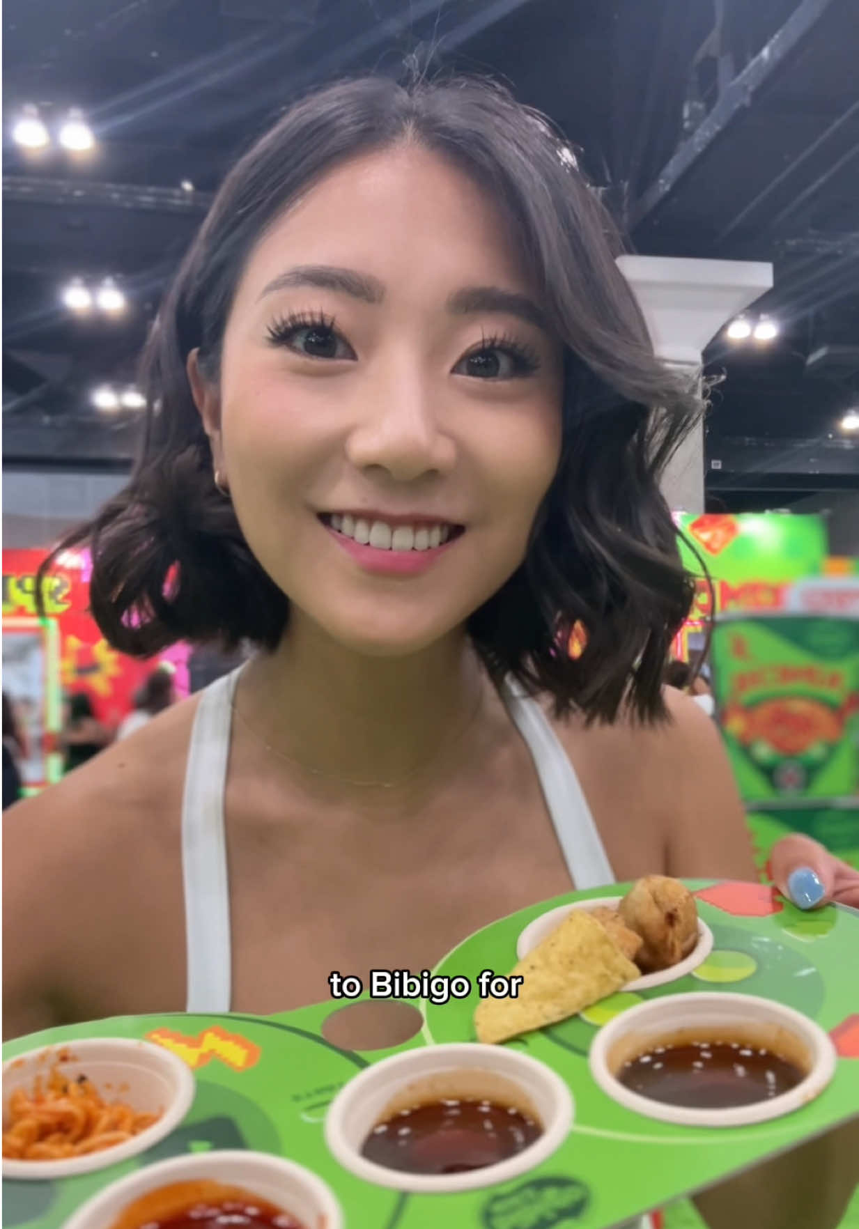 #bibigopartner What an incredible first time experience at KCON thanks to @bibigousa@bibigo USA !  The dancing games were hilarious to play and the ramyun + wontons + sauces were DELICIOUS! 😍 Their Napa cabbage headbands and squishy dumpling keychain are ADORABLE! #bibigo #kflavorarcade #kcon2026 縮圖