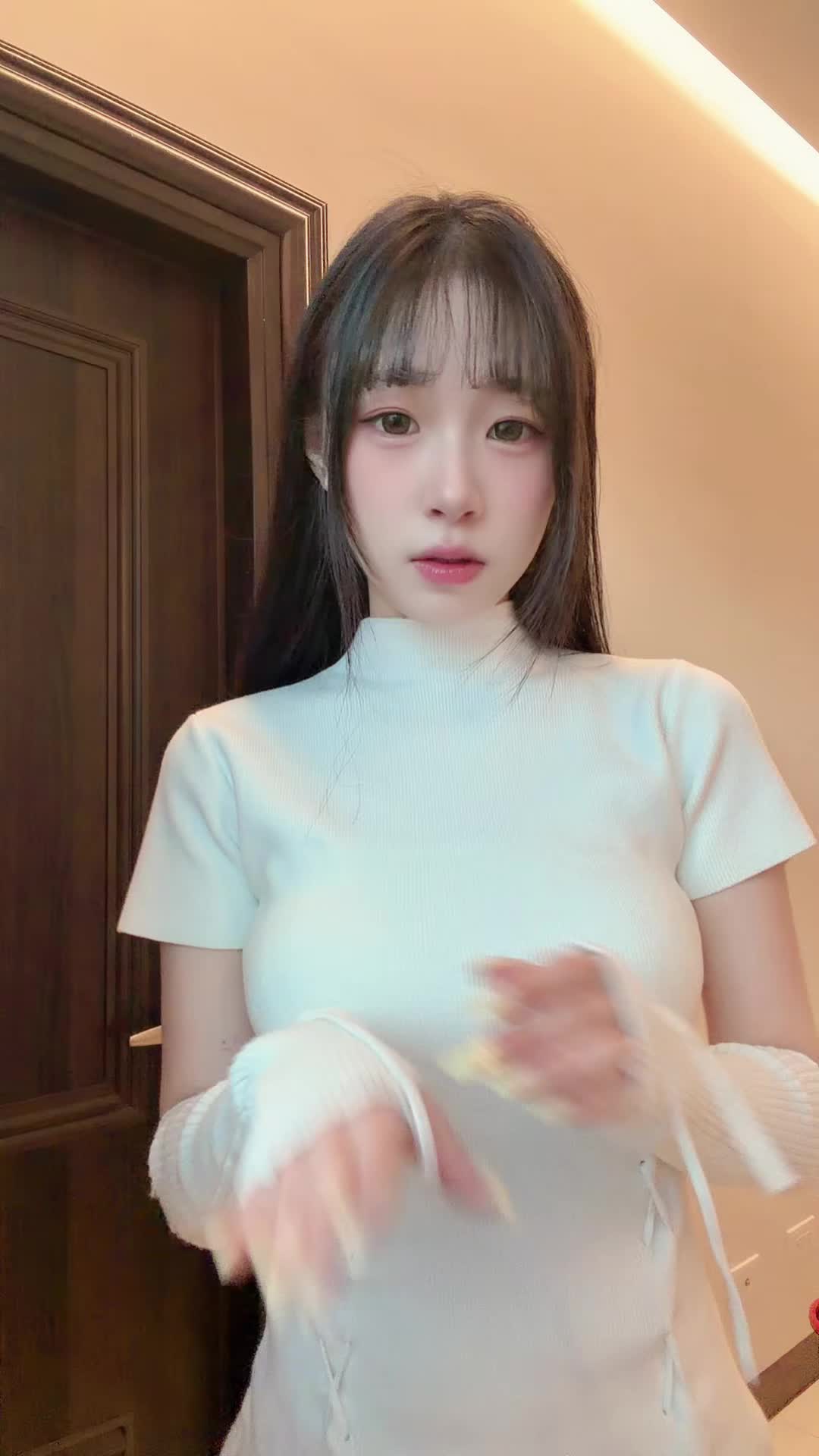 我都可以三連殺了 你們為什麼不行呢？ 新模式迷境奪金就在迷你槍戰菁英 想要跟我一起輕鬆擊殺嗎 我在這等你 #迷你槍戰精英 #迷境奪金  IOS：https://apps.apple.com/tw/app/%E8%BF%B7%E4%BD%A0%E6%A7%8D%E6%88%B0%E7%B2%BE%E8%8B%B1/id6736969580 GP：https://play.google.com/store/apps/details?id=com.sea.miniworldroyale.sparkgame #迷槍迷境奪金 #迷境奪金 #迷你槍戰精英 縮圖