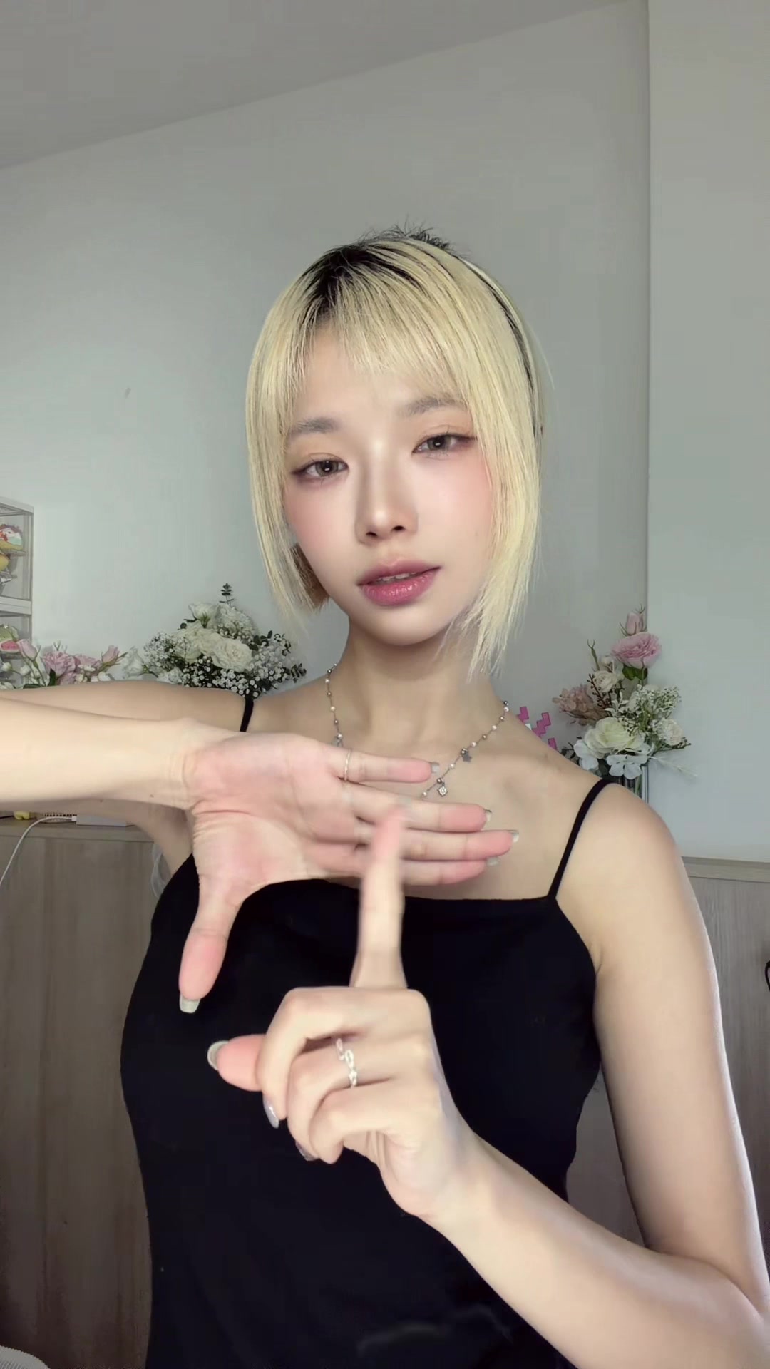 斜咖當太久了，怕你們忘記我是酷妹(;´༎ຶД༎ຶ`) #GGEZ 縮圖