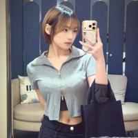 🖕何小万😎 TikTok 創作者頭像